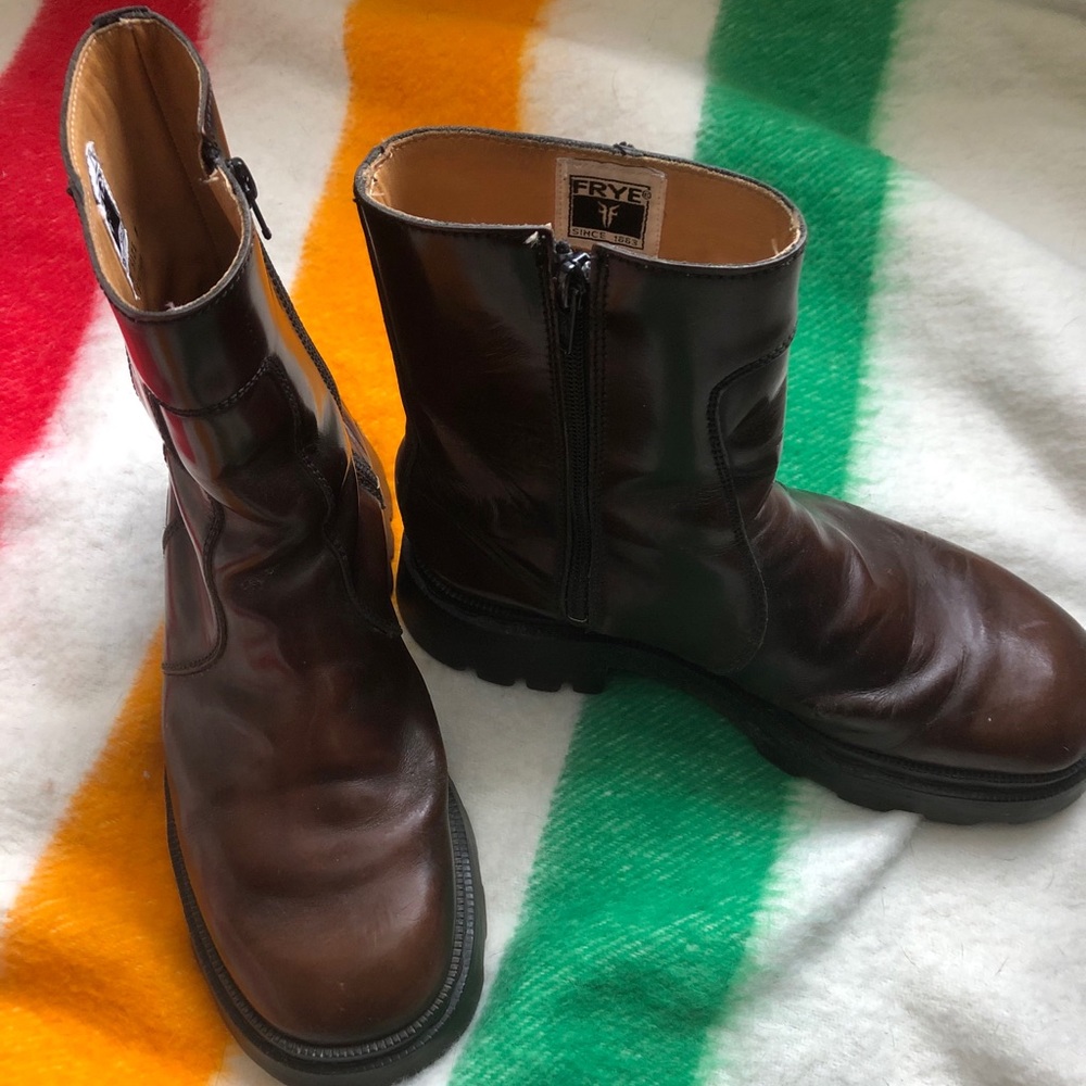Sz 8 men’s Frye made in England leather boots